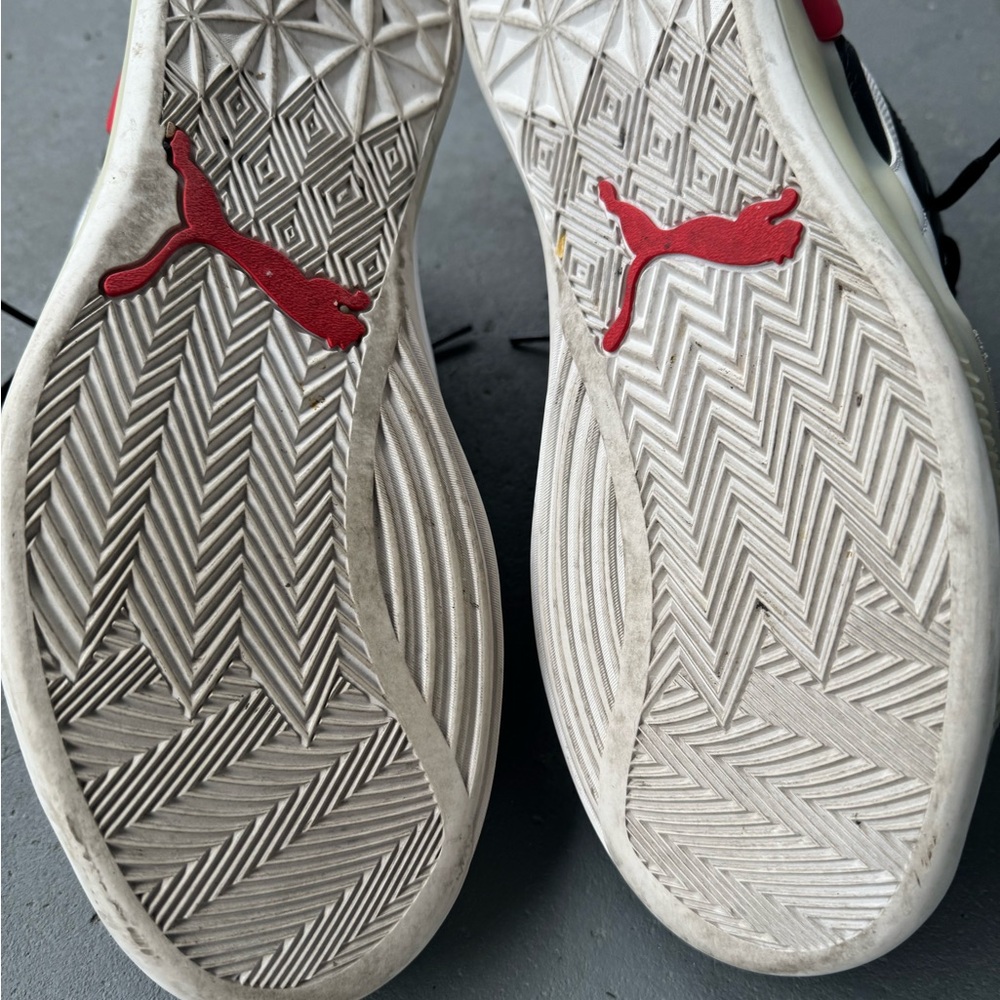 The Puma Clyde Hardwood X
Dreamville Records Sneakers are a limited-edition - Picture 14 of 15